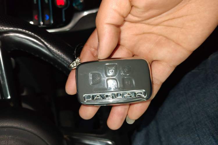 Used Jaguar XE 2017 2.0T 200 PS R-Sport Vehicle Key