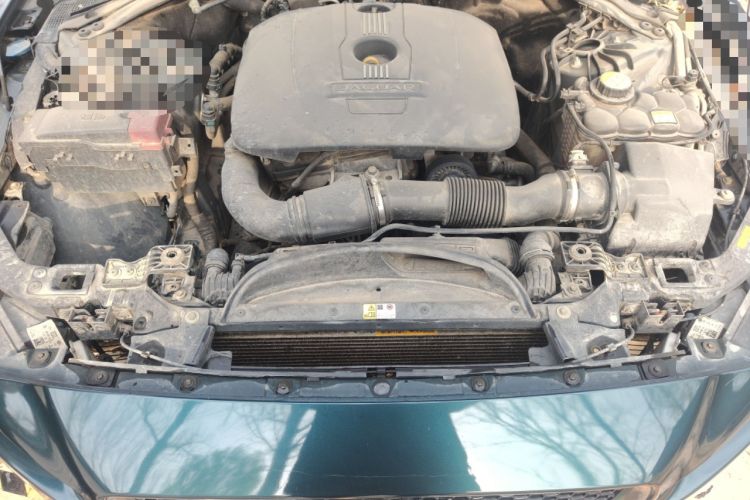 Used Jaguar XE 2017 2.0T 200 PS R-Sport Engine Bay