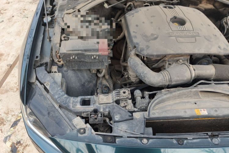 Used Jaguar XE 2017 2.0T 200 PS R-Sport Engine Bay Right