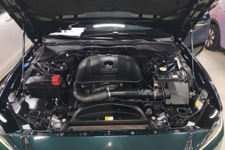 Used Jaguar XE 2017 2.0T 200 PS R-Sport Engine Bay