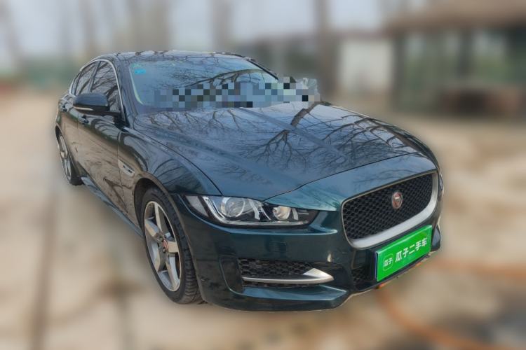 Used Jaguar XE 2017 2.0T 200 PS R-Sport Front Right 45 Deg
