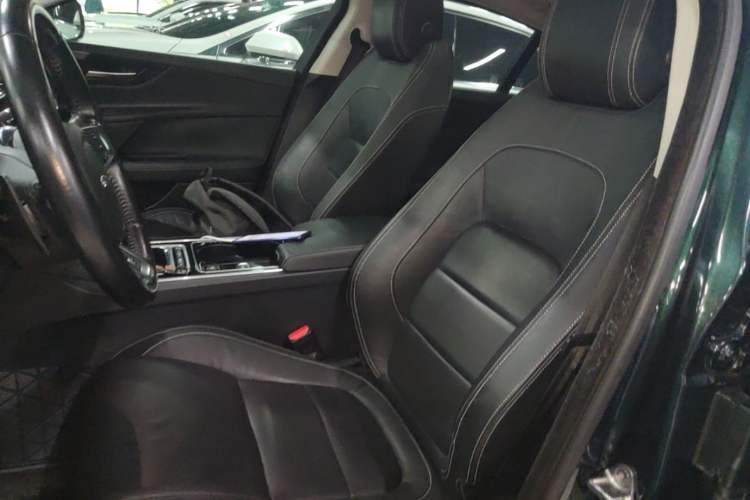 Used Jaguar XE 2017 2.0T 200 PS R-Sport Left Front Seat