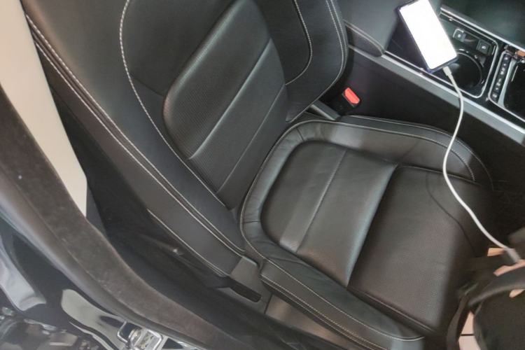 Used Jaguar XE 2017 2.0T 200 PS R-Sport Right Front Seat