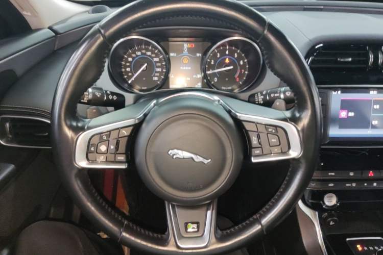 Used Jaguar XE 2017 2.0T 200 PS R-Sport Steering Wheel
