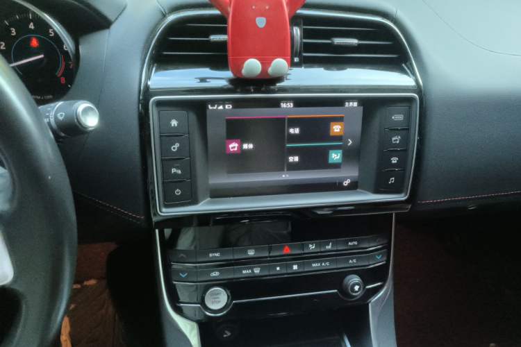 Used Jaguar XE 2017 2.0T 200 PS R-Sport Audio And AC Panel