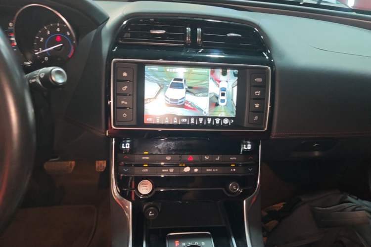 Used Jaguar XE 2017 2.0T 200 PS R-Sport Audio And AC Panel