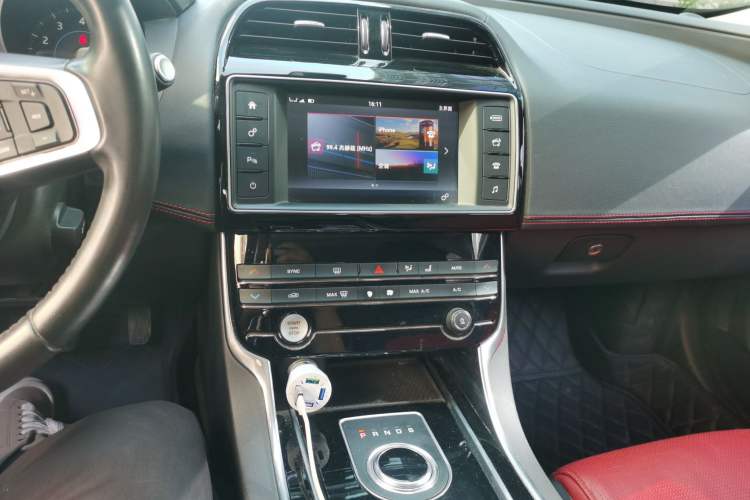 Used Jaguar XE 2017 2.0T 200 PS R-Sport Audio And AC Panel