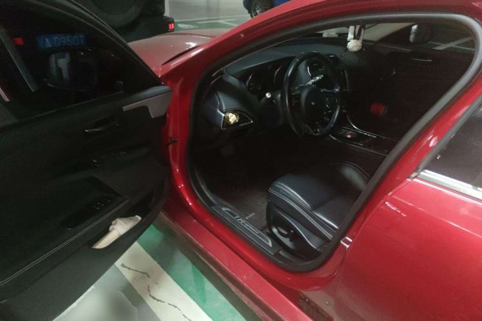 Used Jaguar XE 2017 2.0T 200 PS R-Sport Driver Seat
