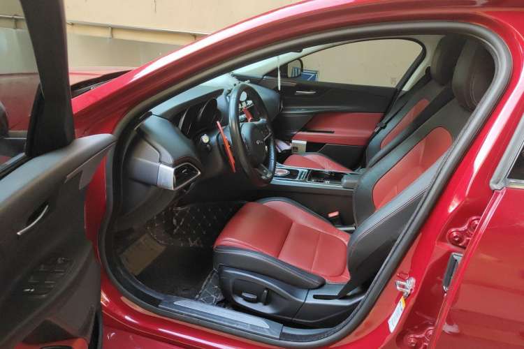 Used Jaguar XE 2017 2.0T 200 PS R-Sport Driver Seat