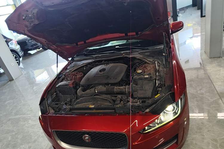 Used Jaguar XE 2017 2.0T 200 PS R-Sport Engine Bay