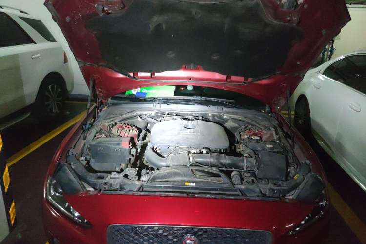 Used Jaguar XE 2017 2.0T 200 PS R-Sport Engine Bay