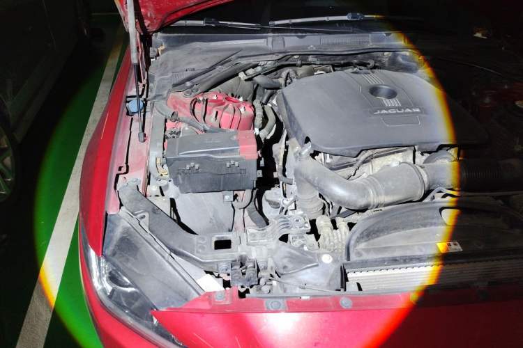 Used Jaguar XE 2017 2.0T 200 PS R-Sport Engine Bay Right