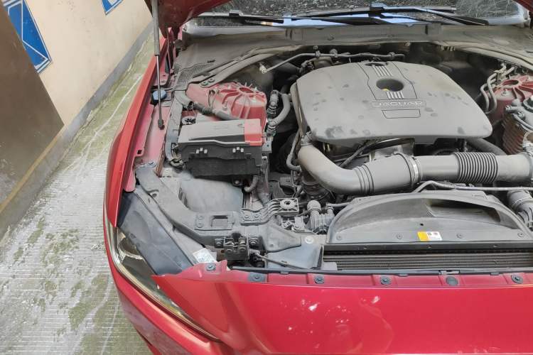 Used Jaguar XE 2017 2.0T 200 PS R-Sport Engine Bay Right