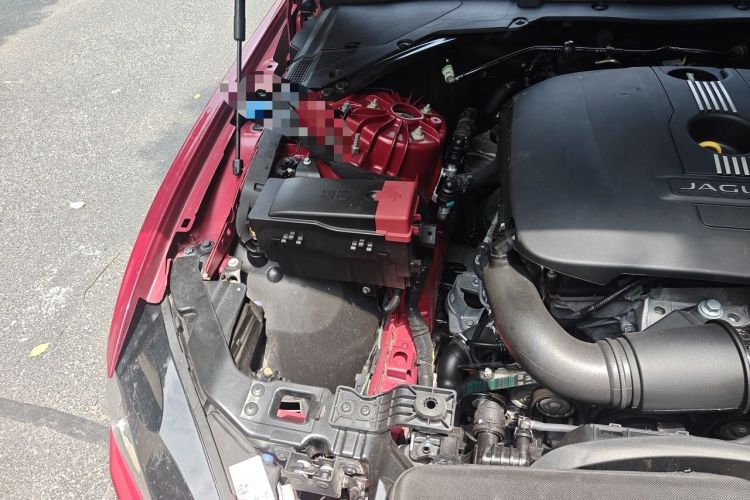 Used Jaguar XE 2017 2.0T 200 PS R-Sport Engine Bay Right