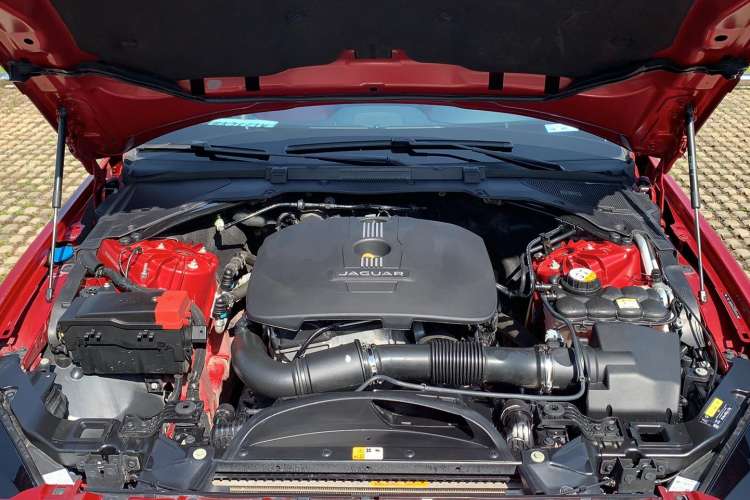 Used Jaguar XE 2017 2.0T 200 PS R-Sport Engine Bay