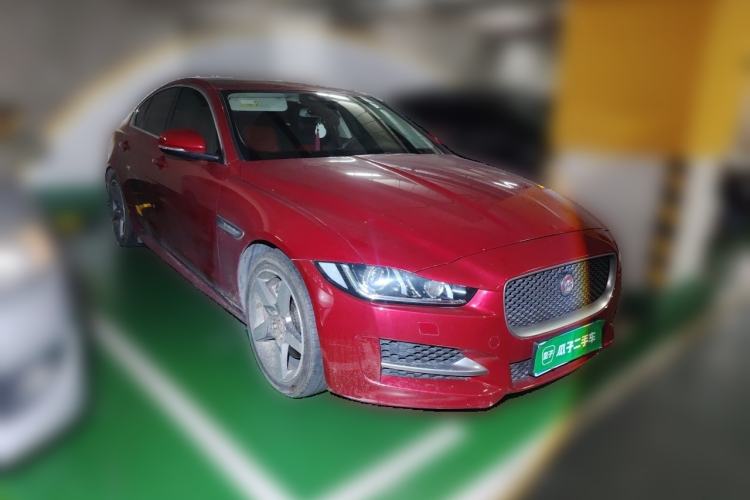 Used Jaguar XE 2017 2.0T 200 PS R-Sport Front Right 45 Deg