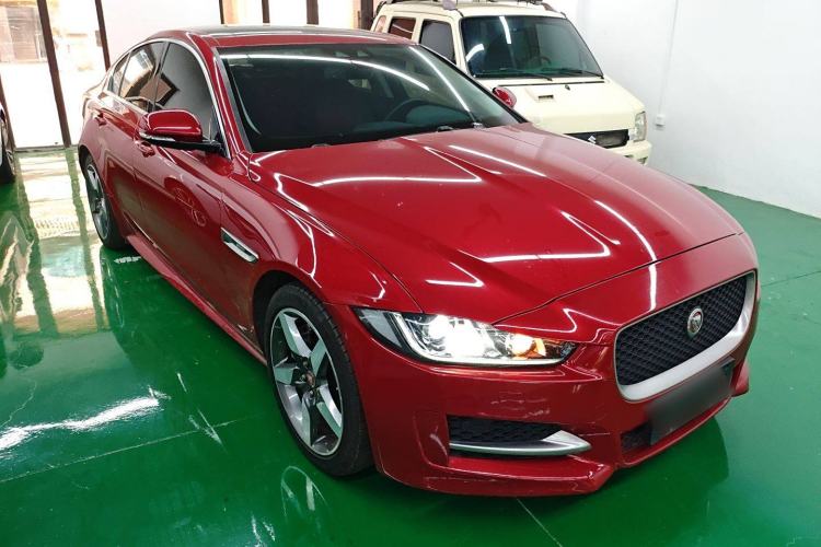 Used Jaguar XE 2017 2.0T 200 PS R-Sport Front Right 45 Deg