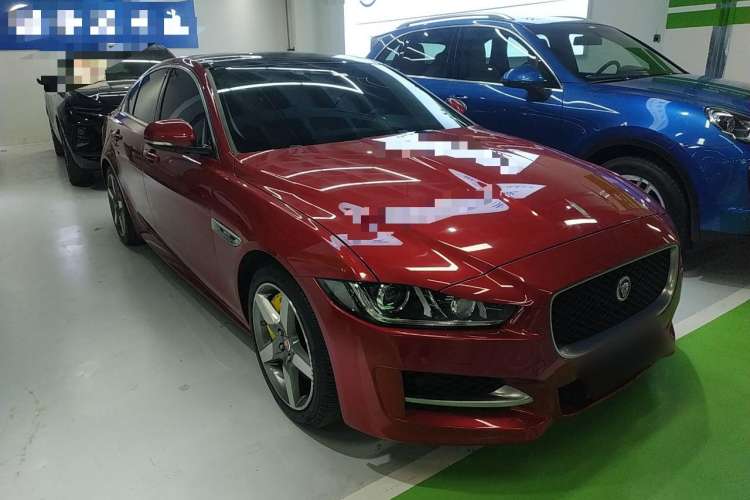 Used Jaguar XE 2017 2.0T 200 PS R-Sport Front Right 45 Deg