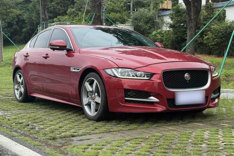 Used Jaguar XE 2017 2.0T 200 PS R-Sport Front Right 45 Deg