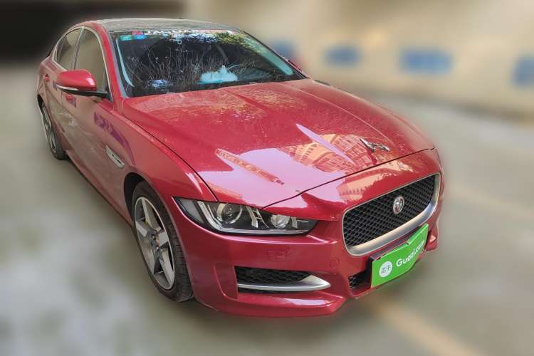 Used Jaguar XE 2017 2.0T 200 PS R-Sport Front Right 45 Deg