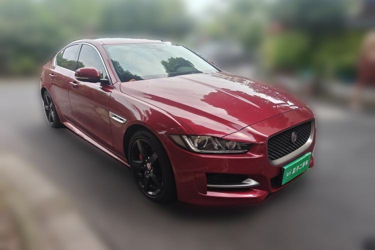 Used Jaguar XE 2017 2.0T 200 PS R-Sport Front Right 45 Deg