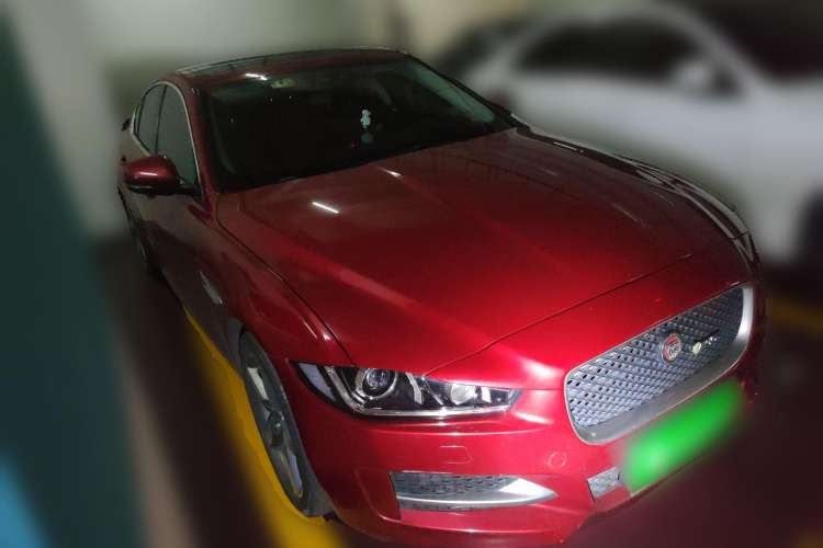 Used Jaguar XE 2017 2.0T 200 PS R-Sport Front Right 45 Deg
