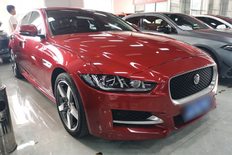 Used Jaguar XE 2017 2.0T 200 PS R-Sport Front Right 45 Deg