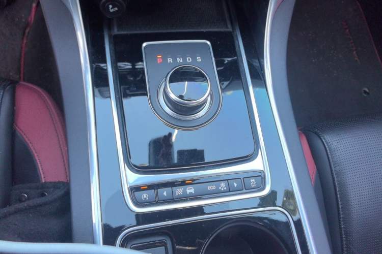 Used Jaguar XE 2017 3.0 SC 340 PS S Gear Lever