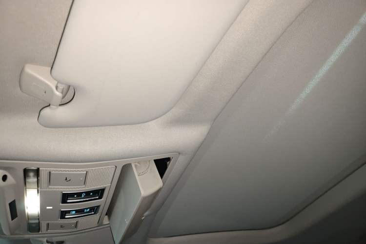 Used Jaguar XE 2017 2.0T 200 PS R-Sport Headliner