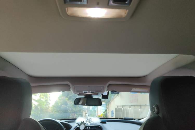 Used Jaguar XE 2017 2.0T 200 PS R-Sport Headliner