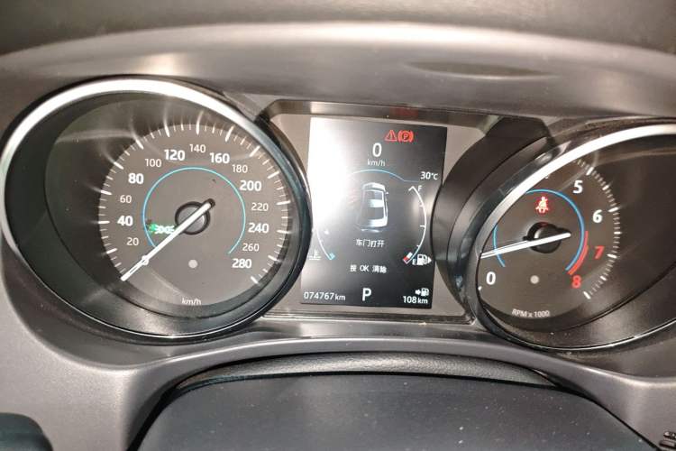 Used Jaguar XE 2017 2.0T 200 PS R-Sport Instrument Cluster