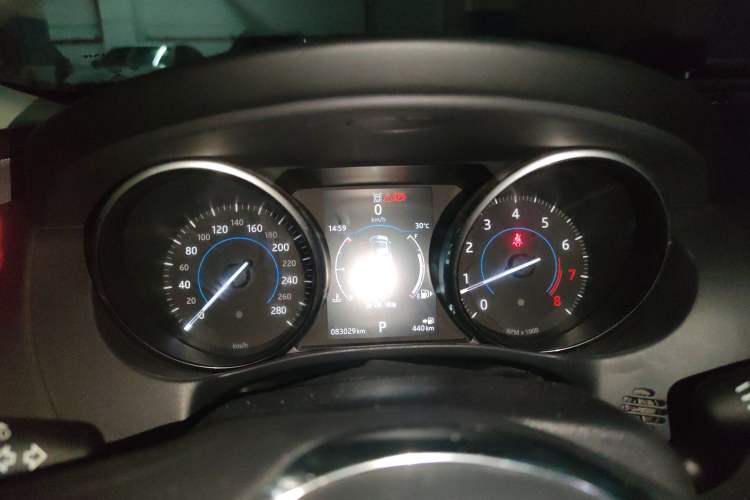 Used Jaguar XE 2017 2.0T 200 PS R-Sport Instrument Cluster