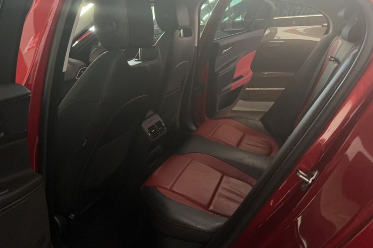 Used Jaguar XE 2017 2.0T 200 PS R-Sport Interior 1