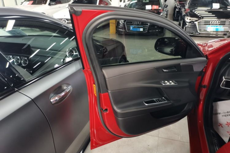 Used Jaguar XE 2017 2.0T 200 PS R-Sport Left Front Door Interior