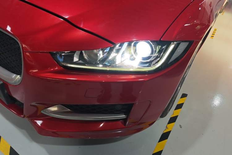 Used Jaguar XE 2017 2.0T 200 PS R-Sport Left Front Headlight