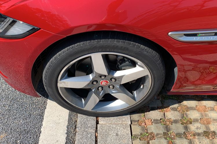 Used Jaguar XE 2017 2.0T 200 PS R-Sport Left Front Wheel Hub