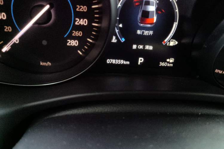 Used Jaguar XE 2017 2.0T 200 PS R-Sport Odometer Close Up
