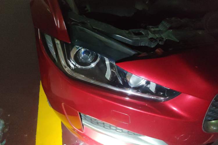Used Jaguar XE 2017 2.0T 200 PS R-Sport Right Front Headlight
