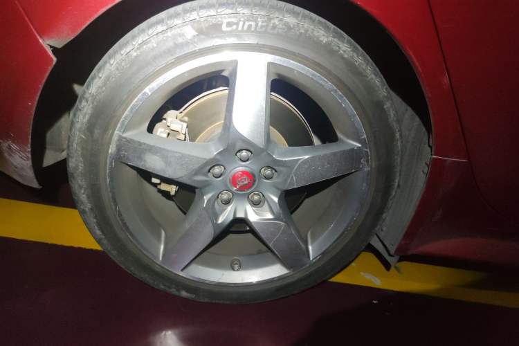 Used Jaguar XE 2017 2.0T 200 PS R-Sport Right Front Wheel Hub