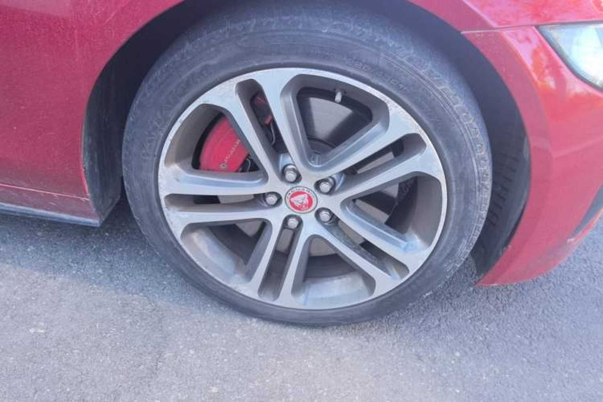 Used Jaguar XE 2017 3.0 SC 340 PS S Right Front Wheel Hub