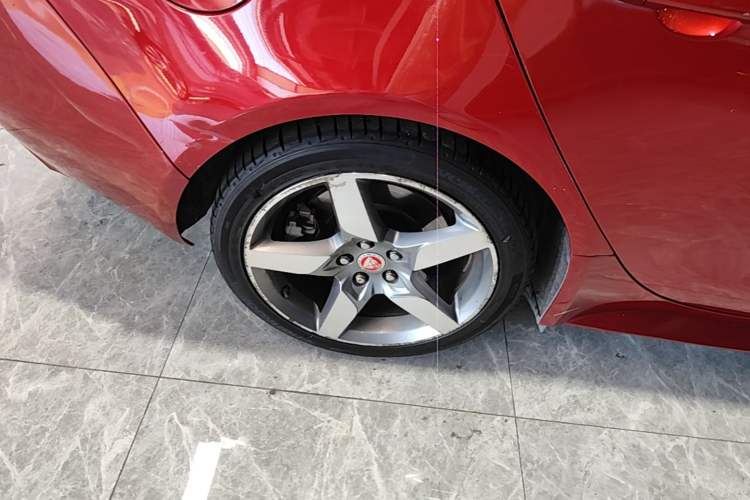 Used Jaguar XE 2017 2.0T 200 PS R-Sport Right Rear Wheel Hub