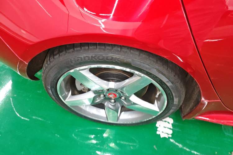 Used Jaguar XE 2017 2.0T 200 PS R-Sport Right Rear Wheel Hub