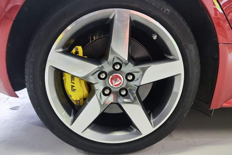 Used Jaguar XE 2017 2.0T 200 PS R-Sport Right Rear Wheel Hub