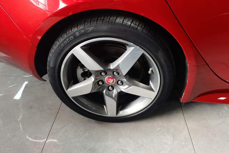 Used Jaguar XE 2017 2.0T 200 PS R-Sport Right Rear Wheel Hub