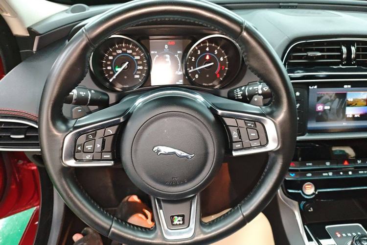 Used Jaguar XE 2017 2.0T 200 PS R-Sport Steering Wheel