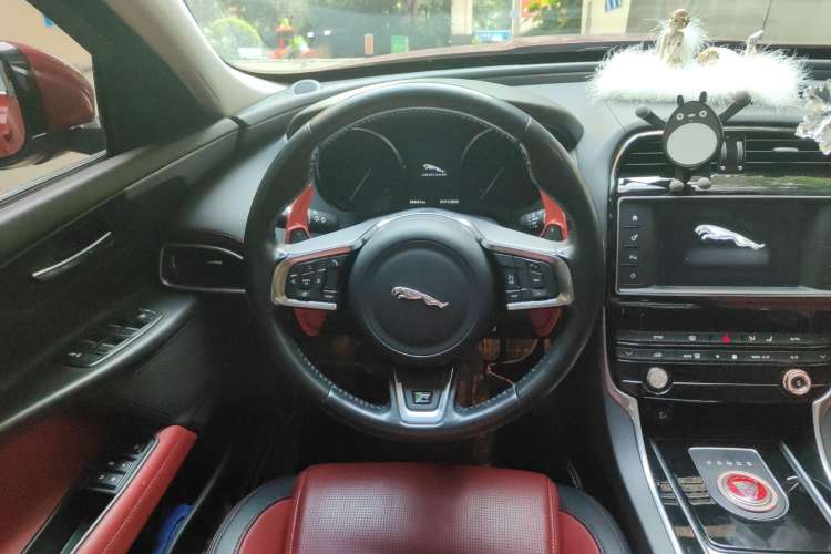 Used Jaguar XE 2017 2.0T 200 PS R-Sport Steering Wheel