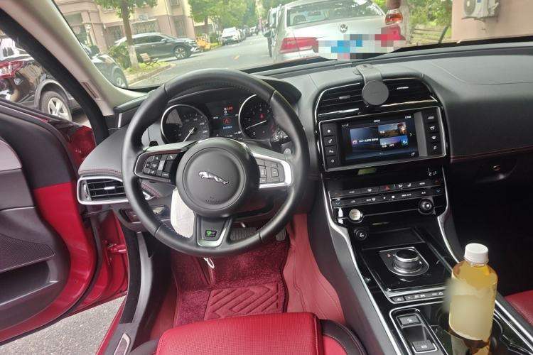 Used Jaguar XE 2017 2.0T 200 PS R-Sport Steering Wheel