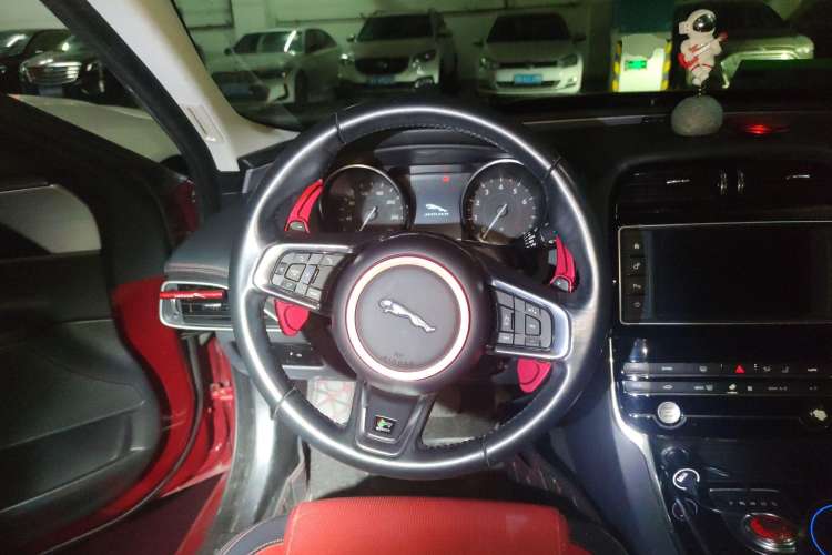 Used Jaguar XE 2017 2.0T 200 PS R-Sport Steering Wheel