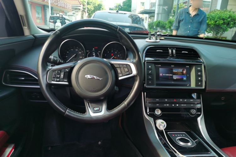Used Jaguar XE 2017 2.0T 200 PS R-Sport Steering Wheel