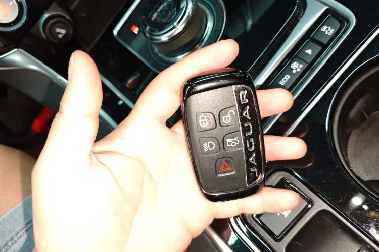 Used Jaguar XE 2017 2.0T 200 PS R-Sport Vehicle Key